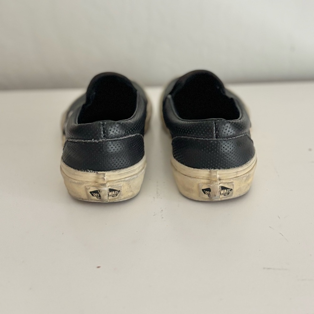 Van’s Unisex Black Leather Perforated Slip-Ons, Women’s 6, - Picture 4 of 7